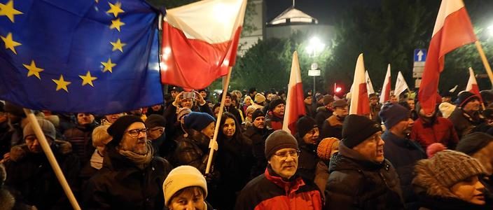 Right-wing lawmakers curb freedom of speech in Poland