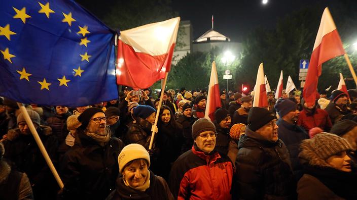 Right-wing lawmakers curb freedom of speech in Poland